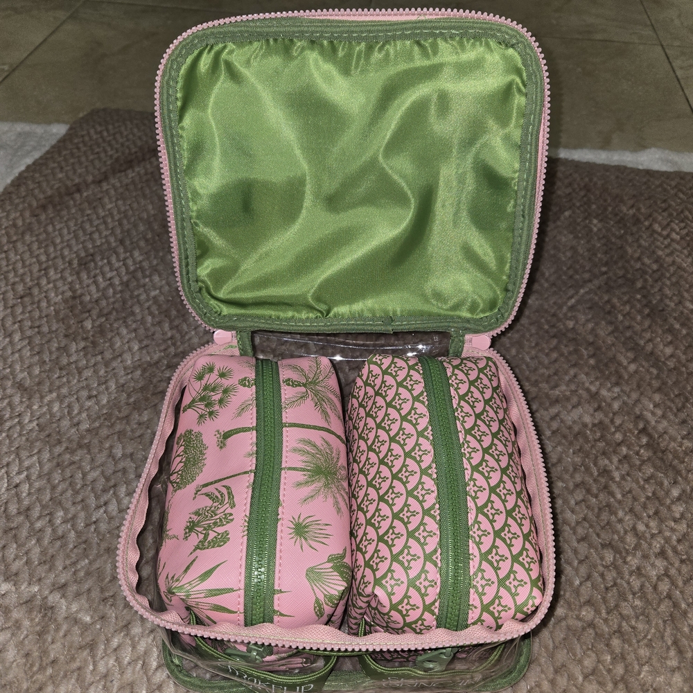 Nicole Miller 3  Pc Set makeup and skincare organizer bag, Safari See Descriptio - Picture 4 of 13